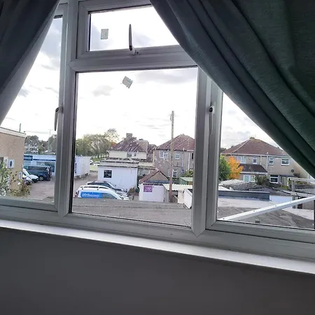 Apartman Aspire 1 Bedroom, 3 Single Beds *