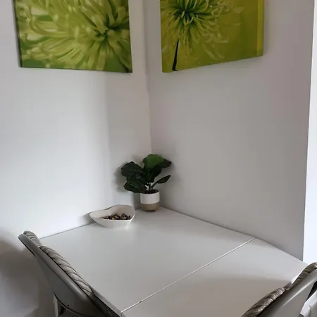 Lägenhet Aspire 1 Bedroom, 3 Single Beds