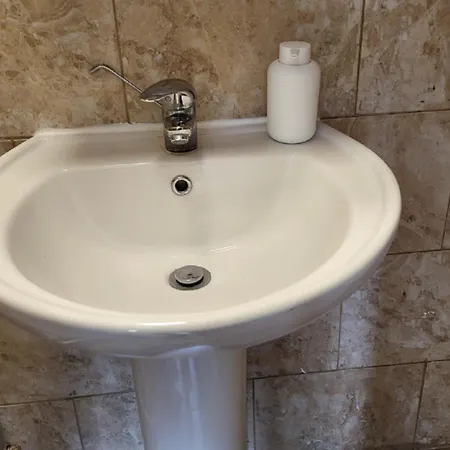 Aspire 1 Bedroom, 3 Single Beds Bristol